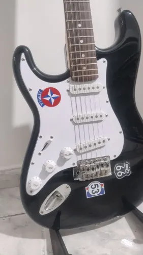 Guitarra Canhota Ária Pro II