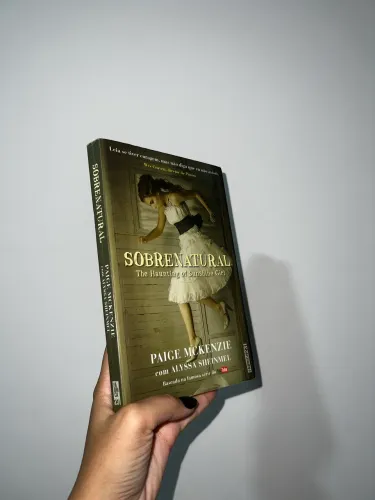 Livro Sobrenatural: The Haunting of Sunshine Girl 