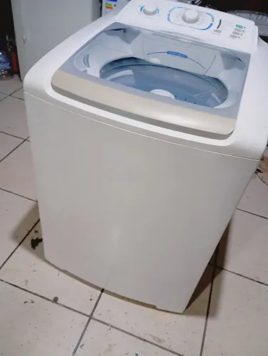 Excelente Eletrolux 220v 15 kilos grande