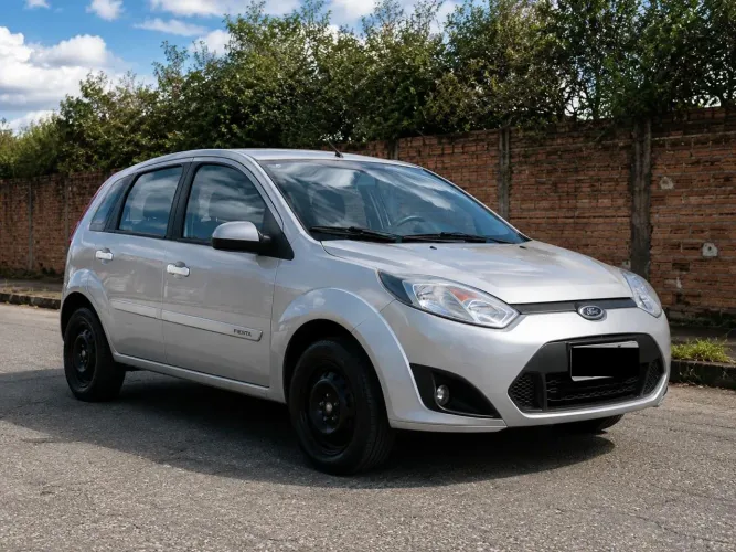 Ford Fiesta SE 1.6 8V Flex 5P 2014