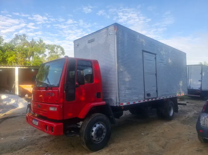 Ford cargo 1717 ano 2007
