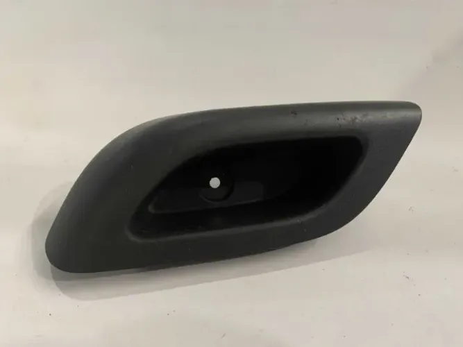 Puxador De Porta Traseiro Esquerdo Renault Kwid 2018/2020