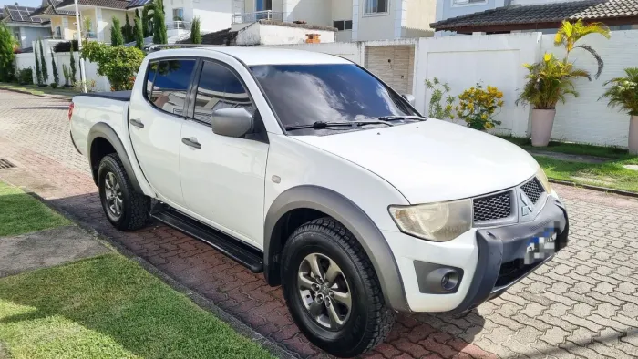 Mitsubishi L200 Triton HPE 3.5 CD V6 24V Flex Aut. 2011