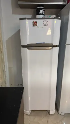 Geladeira nova 55LT