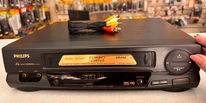 videocassete Philips VR455 preto, quatro cabeças