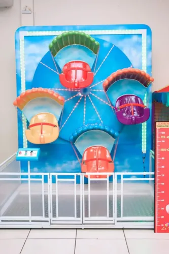 Vendo Mini roda gigante para espaço de festas ou espaço infantil 