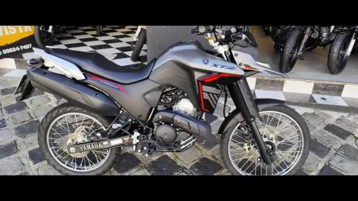 XTZ 250 Lander - 2025 - NOVISSIMA Aceito moto na troca