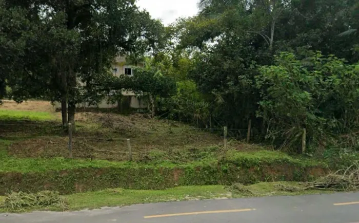 Terreno a Venda na Praia do Estaleiro em Balneário Camboriú