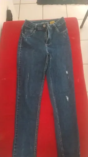 4 :calças jeans ? para brechó sem defeito?