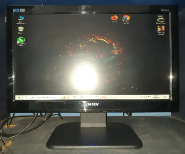 Monitor 19" AOC, entrada DVI e VGA