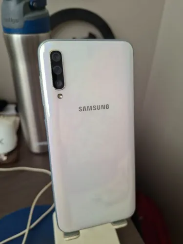 Celular samsung galaxy A 50 ótimo estado 64 GB nunca passou por manutenção 