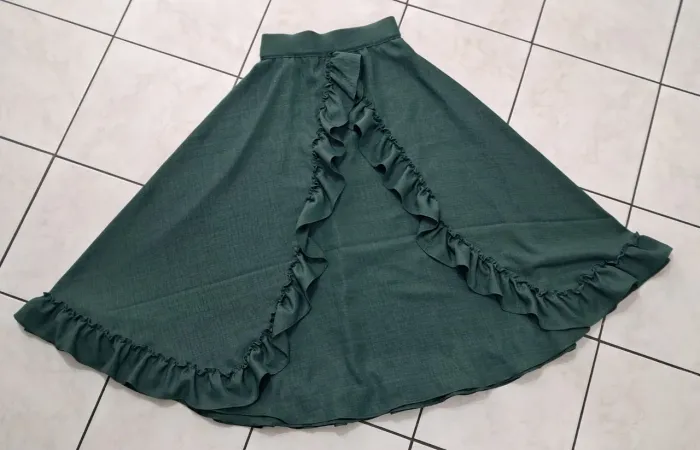 Saia de prenda usada 1x