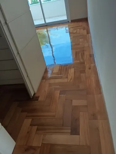 Raspagem de tacos, assoalho, Dek de piscina, limpeza de pisos,pedras.