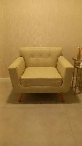 Poltronas em courino