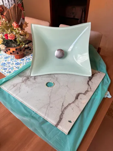 Cuba de lavabo em vidro