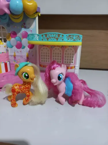 2 pôneis 8 cm com detalhes leia a descrição
