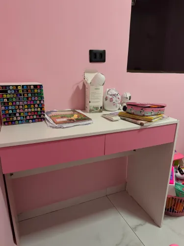 Penteadeira com duas gavetas material de móvel planejado