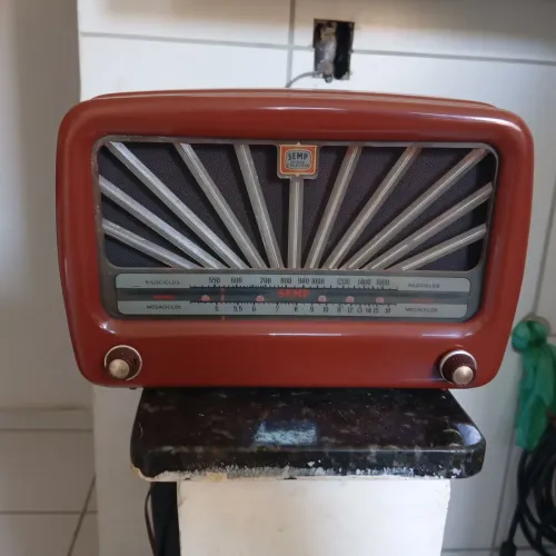 Rádio antigo A válvula