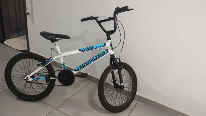 BICICLETA INFANTIL ARO 20 SEMI NOVA