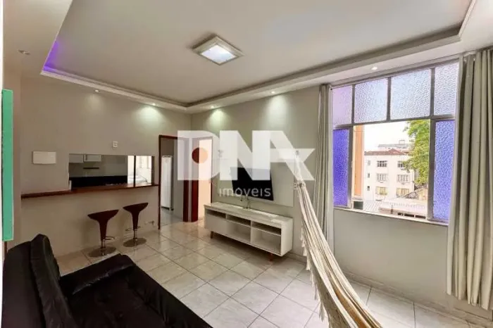 Apartamento : / Residencial / Glória