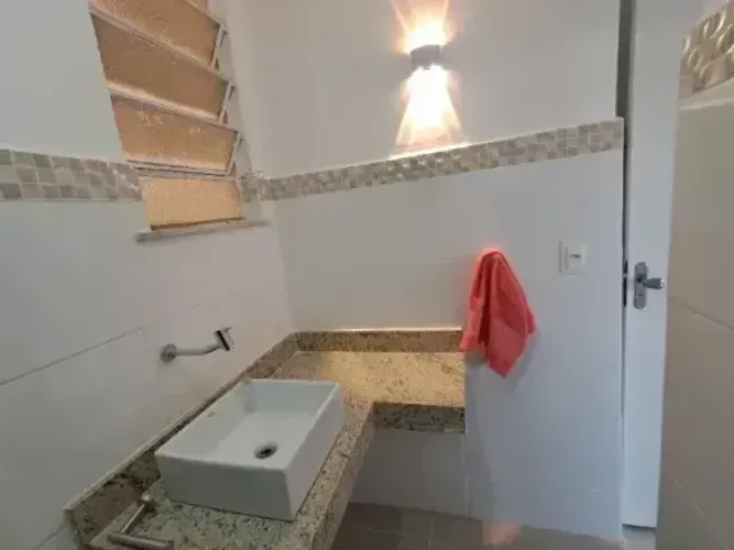 Alugo Excelente Apartamento na Rua José Bonifácio em São Domingos - Niterói - RJ