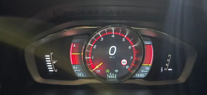 Volvo XC 60 T-6 R-design 2.0 306cv FWD 5P 2015