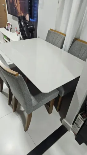 Mesa de jantar 4 cadeiras