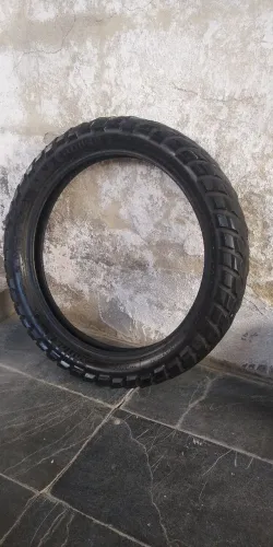 Pneu metzeler enduro 3 sahara 120/80-18 . 120 reais