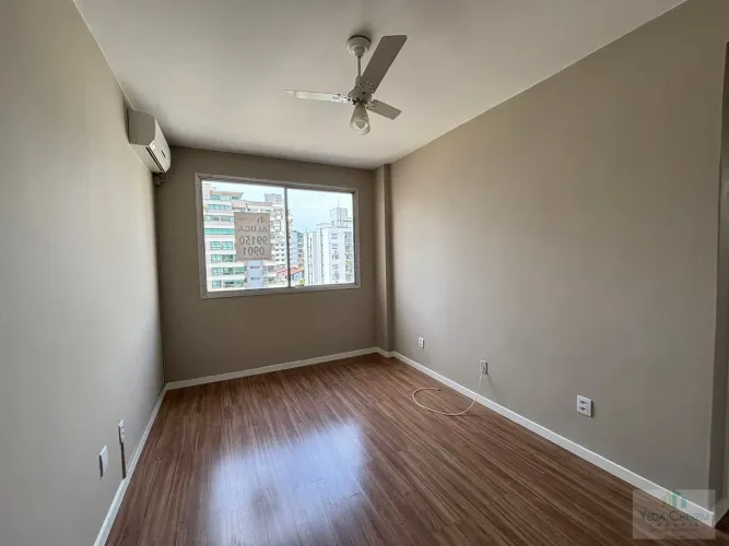 Apartamento com 01 dormitório no Centro