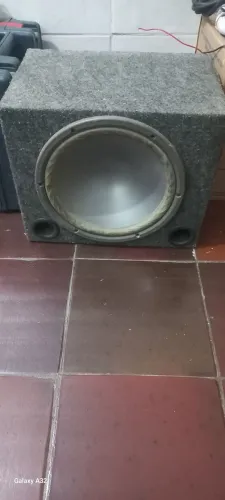 Caixa subwoofer PSW12 Bravox 200 RMS *OBS.: TROCAR REPARO, ESTÁ TOCANDO BAIXO, MENOR VALOR