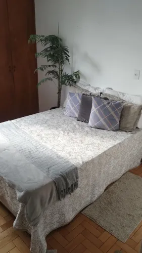 Cama de casal com colchão toraflex D33 em perfeito estado de conservação 