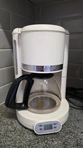 Cafeteira ARNO cor bege