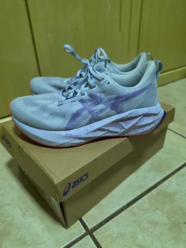 Tenis asics novablast 5