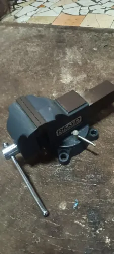 OPORTUNIDADE! Morsa Torno de Bancada RIDGID F-45 (4.1 Pol.) Nova Sem Uso (Relíquia)