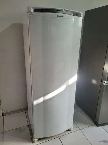Geladeira praticamente nova