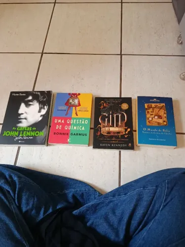 Livros semi novos