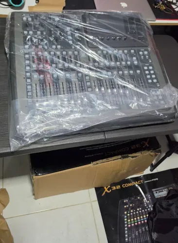 Mesa de som x32 compact