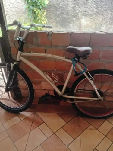 Bicicleta semi nova 
