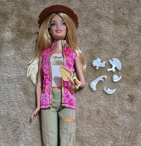 Barbie Quero Ser Paleontóloga completa - Mattel, 2011