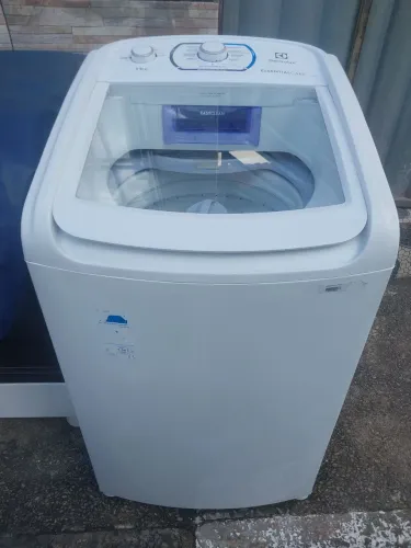 Vende-se Máquina de Lavar Electrolux Md LES11. Valor 750,00.
