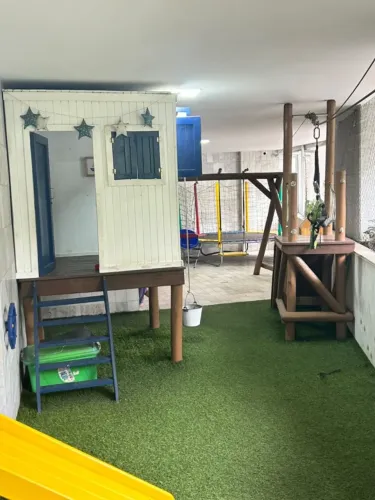 Parquinho infantil completo em madeira