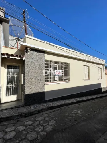 Casa com 3 dormitórios para alugar, 106 m² por R$ 3.118,49/mês - Centro - Atibaia/SP