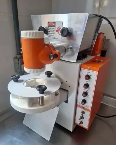 Vende se maquina de salgados