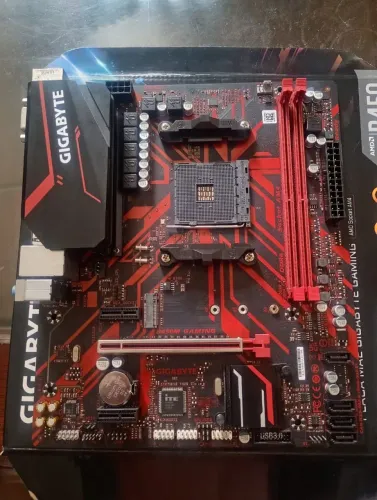 Placa mãe B450M Gaming Gigabyte, leia a descrição!