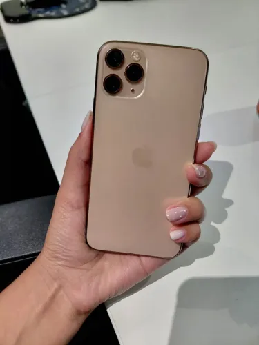 Vendo iPhone 11 Pro Gold - 64GB (Face ID e Câmeras 100% OK)
