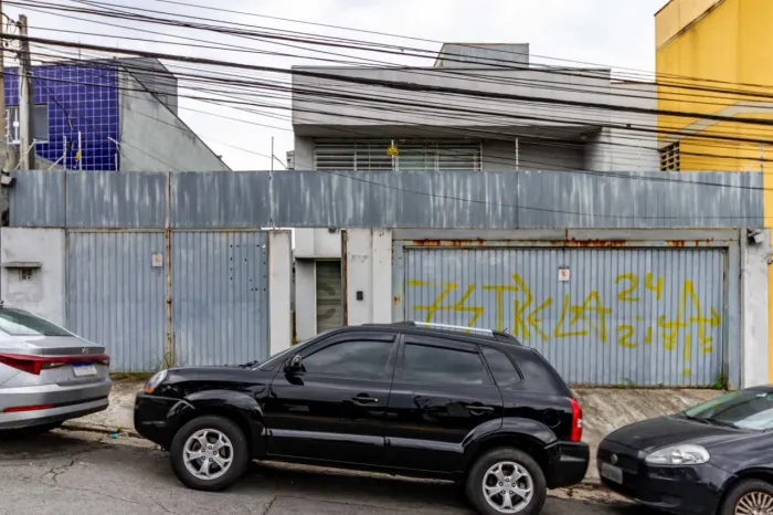 Casa comercial na Avenida General Valdomiro de Lima, 887 650 m²
