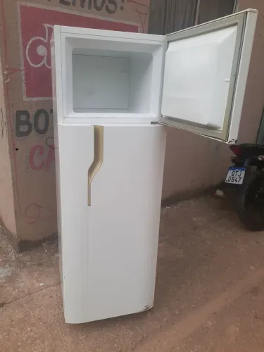 Geladeira gelo seco