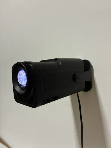 Projetor hy320 usado + controle original + suporte de parede