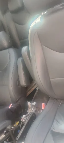 Jogo de bancos de couro originais de fábrica Peugeot 308/408 novinhos $ 1199,00
