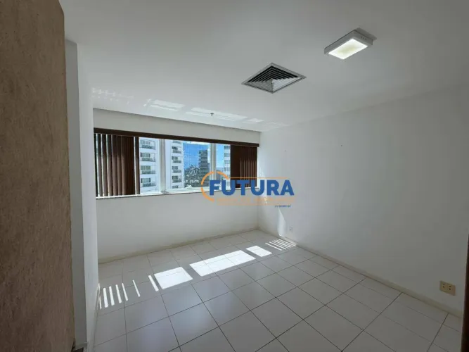 Sala comercial com 28M2, Ed. Le Quartier Asa Norte